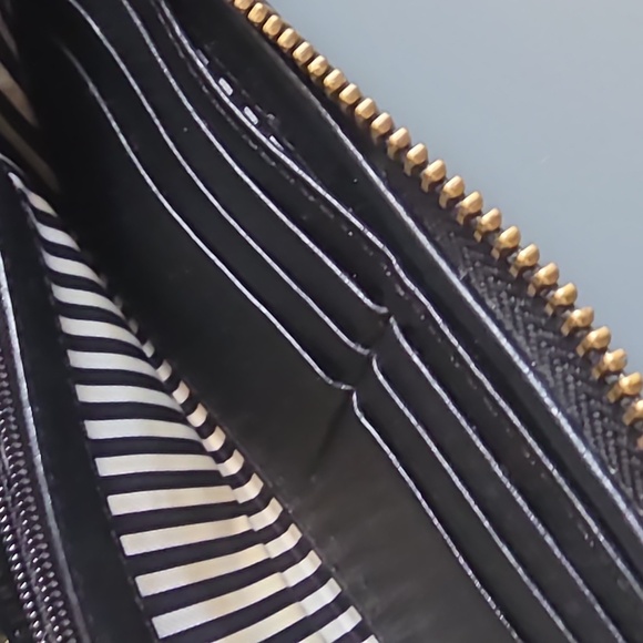 KATE SPADE NEW YORK Black Zip Around Leather Wallet - Picture 11 of 13